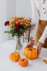 Cut Flowers harvesting to prolong vase life of cut flowers